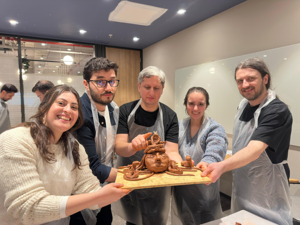 logiwa - takım heykel (3)