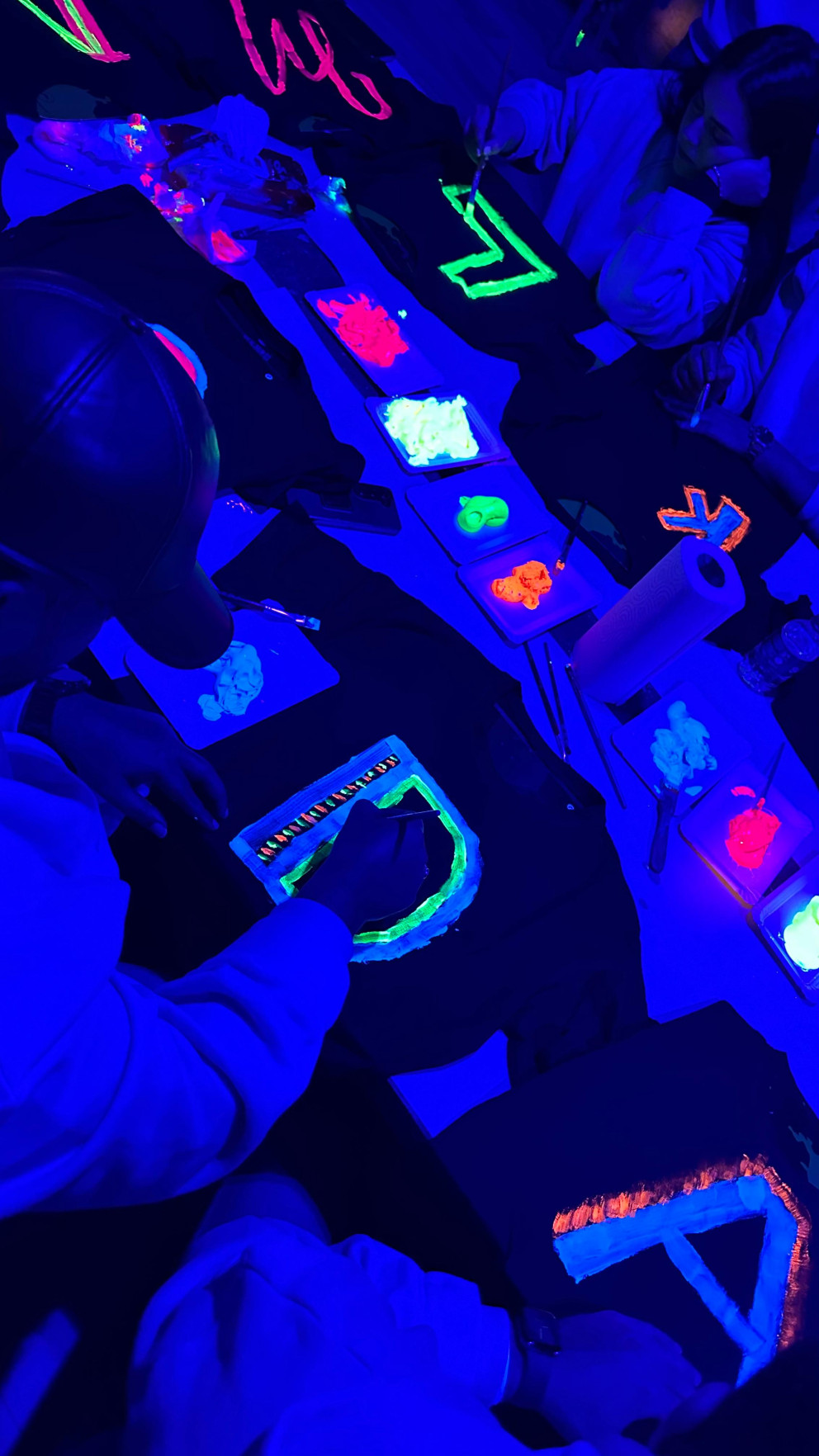 glow in the dark - tshirt boyama - human scrabble - maslak (18)